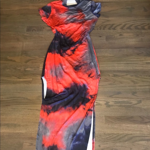 zulezs Dresses & Skirts - Tie dye maxi dress 🌺🦋